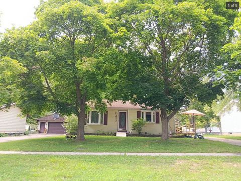 Single Family Residence in Vernon Shiawassee MI 212 SUNNYBROOKE Drive.jpg