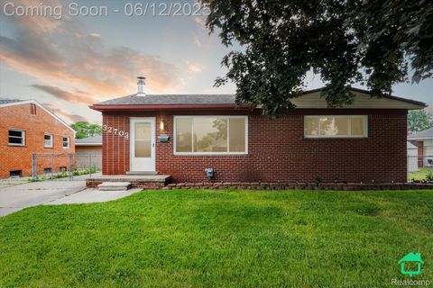 Single Family Residence in Westland MI 32703 Anita Drive.jpg
