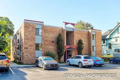 Condominium in Grand Rapids Kent MI 460 Fulton Street #3.jpg
