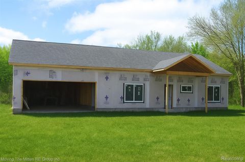 Single Family Residence in Belleville MI 43001 Willow Road.jpg