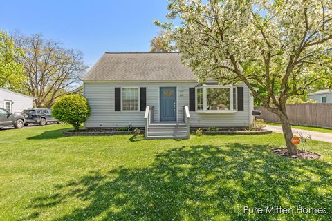 Single Family Residence in Grand Rapids Kent MI 236 Leroy Street.jpg