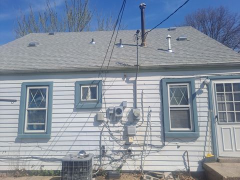 Single Family Residence in Westland Wayne MI 28919 POWERS Street 4.jpg