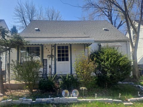Single Family Residence in Westland Wayne MI 28919 POWERS Street.jpg