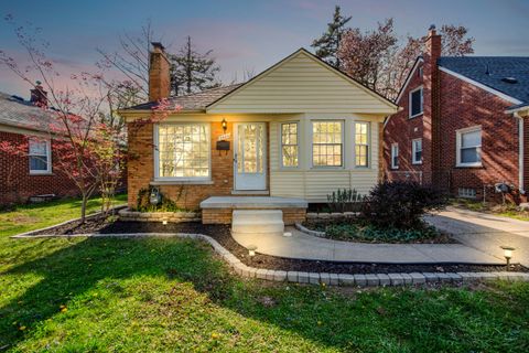 Single Family Residence in Dearborn Wayne MI 3444 Bennett Street.jpg