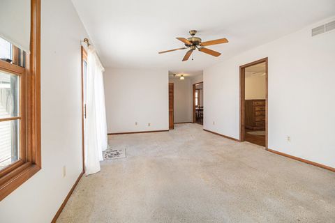 Single Family Residence in Westland Wayne MI 32312 AVONDALE Street 13.jpg