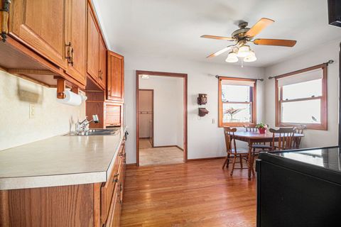 Single Family Residence in Westland Wayne MI 32312 AVONDALE Street 5.jpg