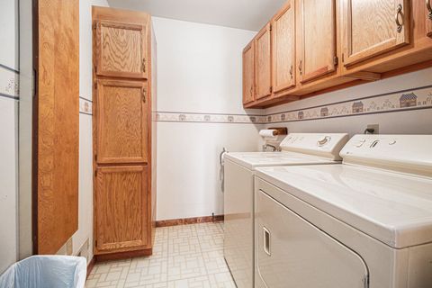 Single Family Residence in Westland Wayne MI 32312 AVONDALE Street 11.jpg