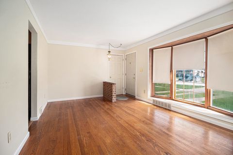 Single Family Residence in Westland Wayne MI 32312 AVONDALE Street 3.jpg