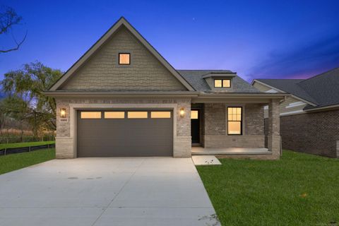 Single Family Residence in Troy_Oakland MI 5926 Everton Avenue.jpg