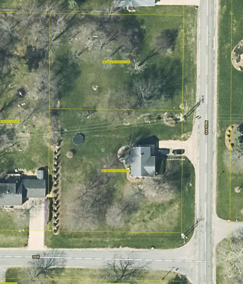 Single Family Residence in Grand Rapids Kent MI 7879 Eastern Avenue.jpg