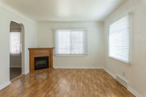 Single Family Residence in Westland Wayne MI 35230 CADY Street 2.jpg