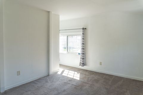 Single Family Residence in Westland Wayne MI 35230 CADY Street 17.jpg