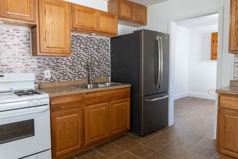 Single Family Residence in Westland Wayne MI 35230 CADY Street 11.jpg