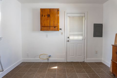 Single Family Residence in Westland Wayne MI 35230 CADY Street 12.jpg