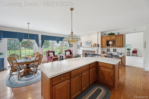 Single Family Residence in Plymouth MI 11201 Fellows Creek Drive 16.jpg