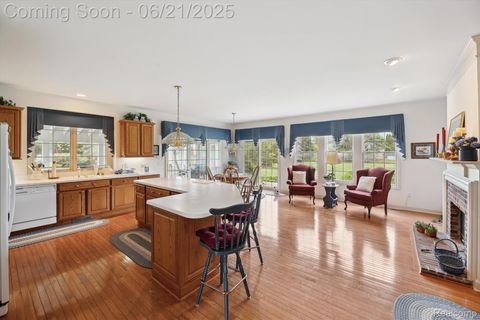 Single Family Residence in Plymouth MI 11201 Fellows Creek Drive 14.jpg