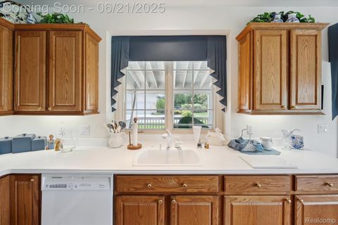 Single Family Residence in Plymouth MI 11201 Fellows Creek Drive 17.jpg