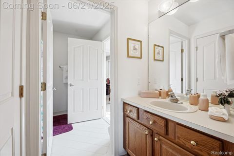 Single Family Residence in Plymouth MI 11201 Fellows Creek Drive 31.jpg