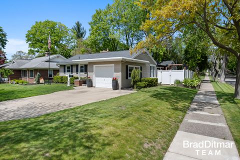 Single Family Residence in Grand Rapids Kent MI 2151 Anderson Drive.jpg