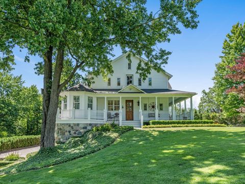 Single Family Residence in Birmingham_Oakland MI 1502 OLD SALEM Ct.jpg