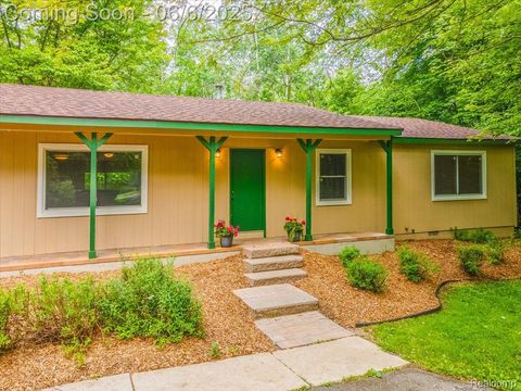 Single Family Residence in Belleville MI 22850 Sumpter Road.jpg