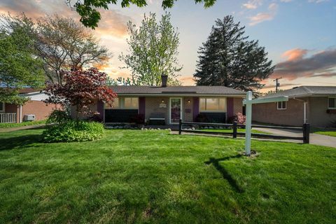 Single Family Residence in Westland Wayne MI 35705 FAIRCHILD Street.jpg