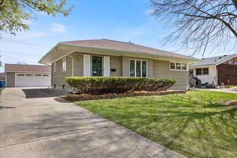Single Family Residence in Ann Arbor Washtenaw MI 1610 Saunders Crescent.jpg