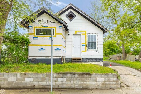 Single Family Residence in Pontiac Oakland MI 584 S Sanford Street.jpg