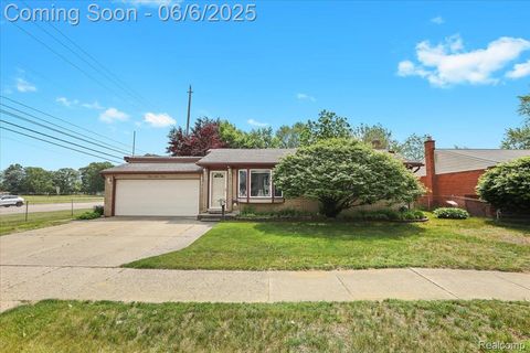 Single Family Residence in Westland MI 119 S Wildwood Street.jpg