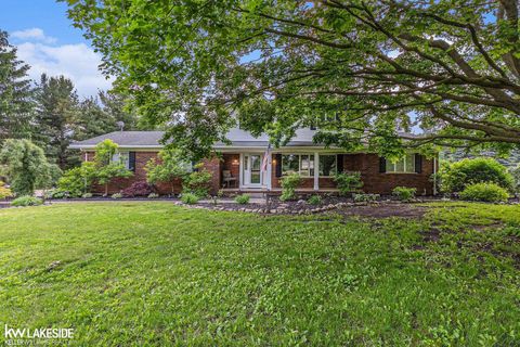 Single Family Residence in Fenton MI 7687 Parshallville Road.jpg