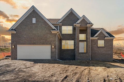 Single Family Residence in Belleville Wayne MI 14227 RED OAK Drive.jpg