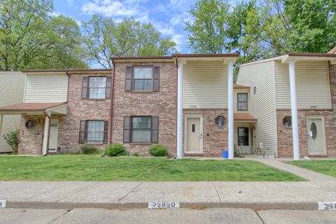 Condominium in Westland Wayne MI 35844 CASTLEWOOD Court.jpg