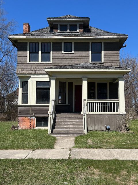 Single Family Residence in HighlandPark_Wayne MI 190 W Buena Vista Street.jpg