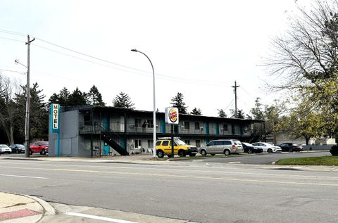 Business in Royal Oak Oakland MI 111 12 Mile Road.jpg