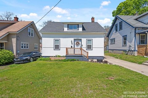 Single Family Residence in Grand Rapids Kent MI 1221 Dickinson Street.jpg