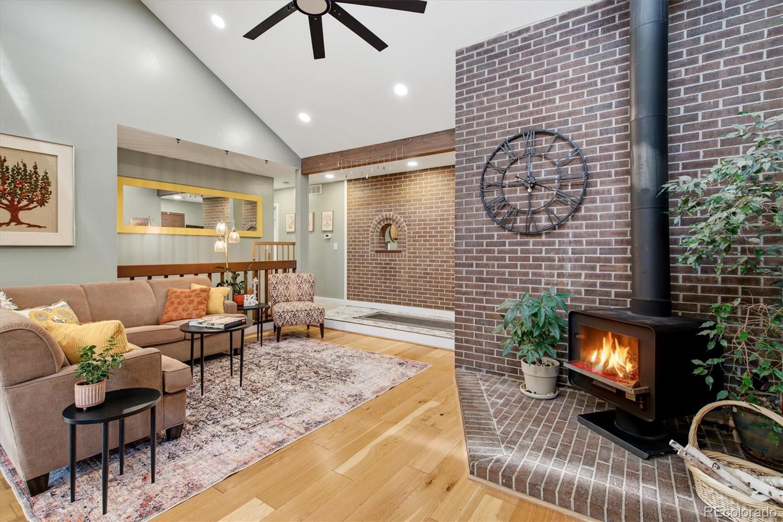 643 Brentwood St, Lakewood, CO 80214 photo