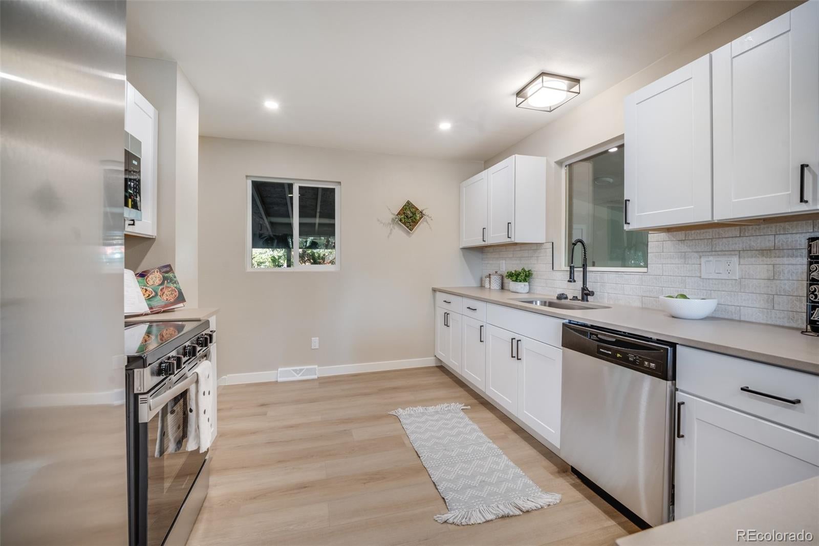 6930 Alan Dr, Denver, CO 80221 photo