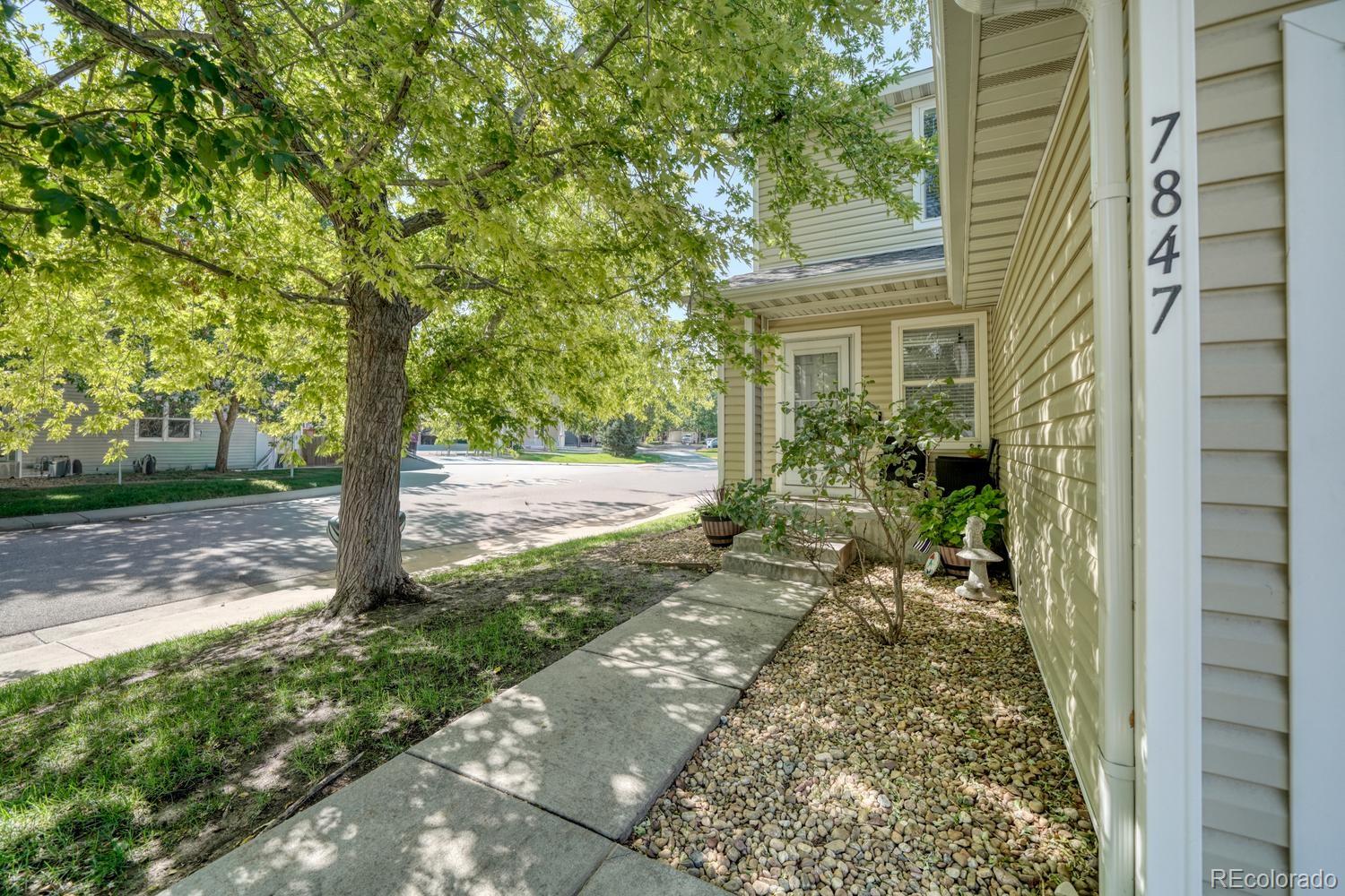 7847 S Kalispell Cir, Englewood, CO 80112 photo