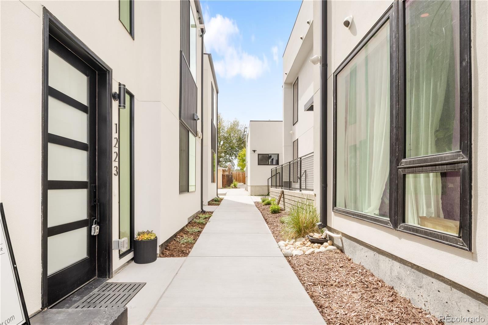 1223 Newton St, Denver, CO 80204 photo