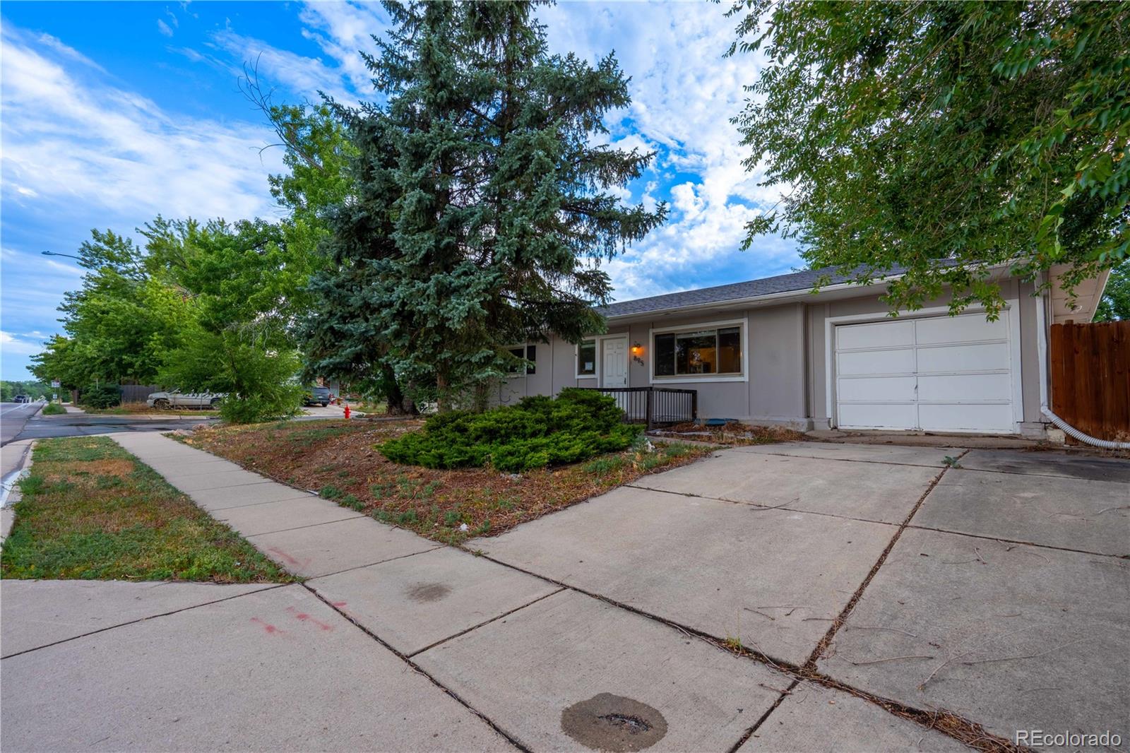 895 Garrison St, Denver, CO 80226