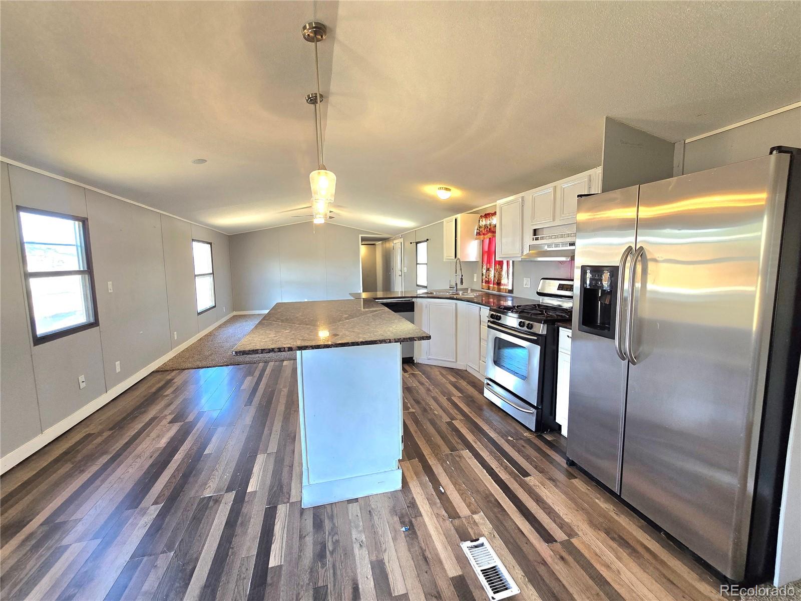 10201 Riverdale Rd, Thornton, CO 80229 photo