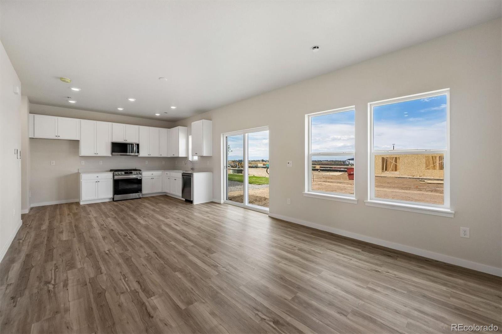 19043 E 93 Pl, Commerce City, CO 80022 photo