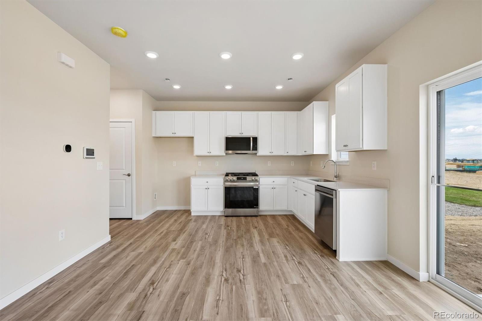 19043 E 93 Pl, Commerce City, CO 80022 photo