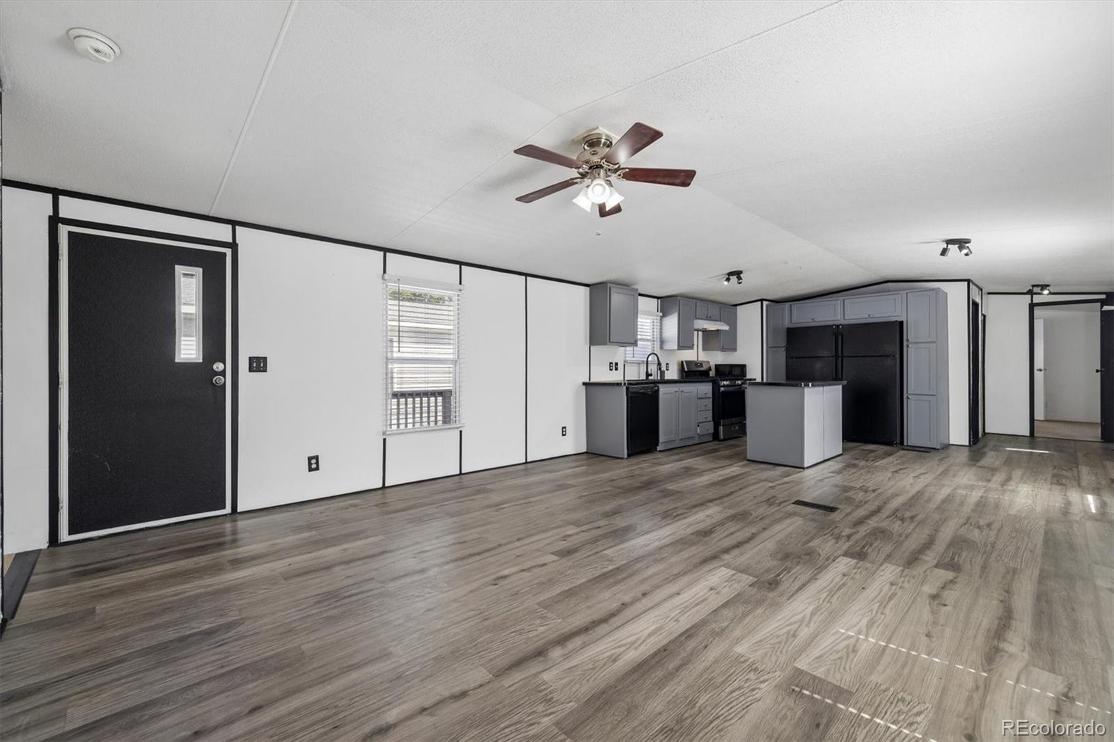 17553 E 17 Pl, Aurora, CO 80011 photo