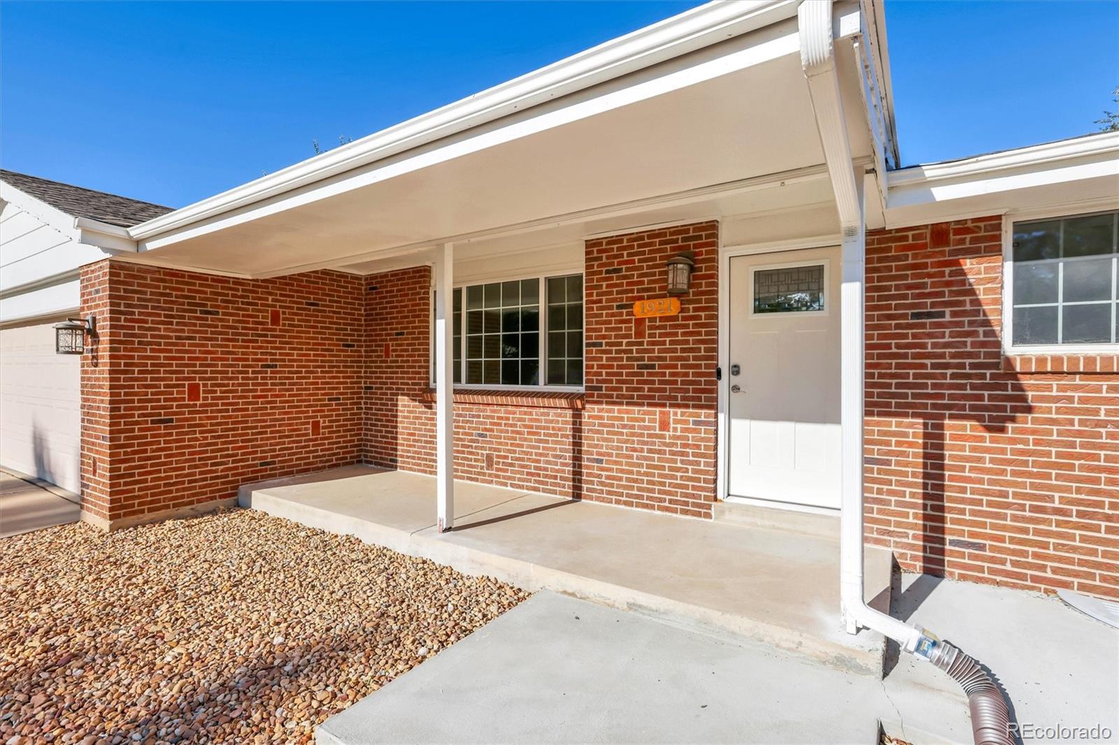 1921 Carretera St, Lakewood, CO 80227