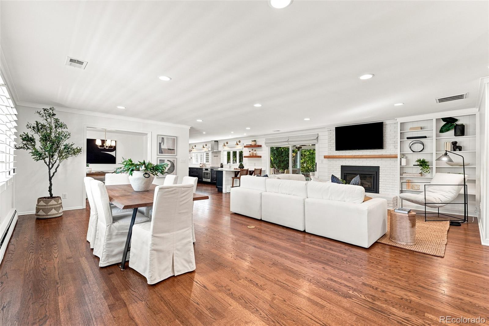 3945 S Jersey St, Denver, CO 80237 photo