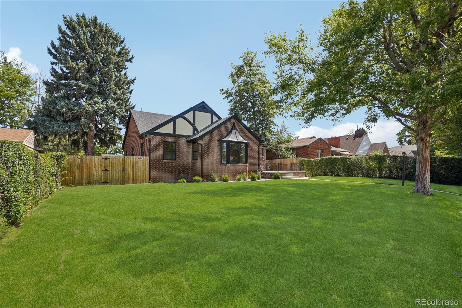 2856 N Glencoe St, Denver, CO 80207 photo