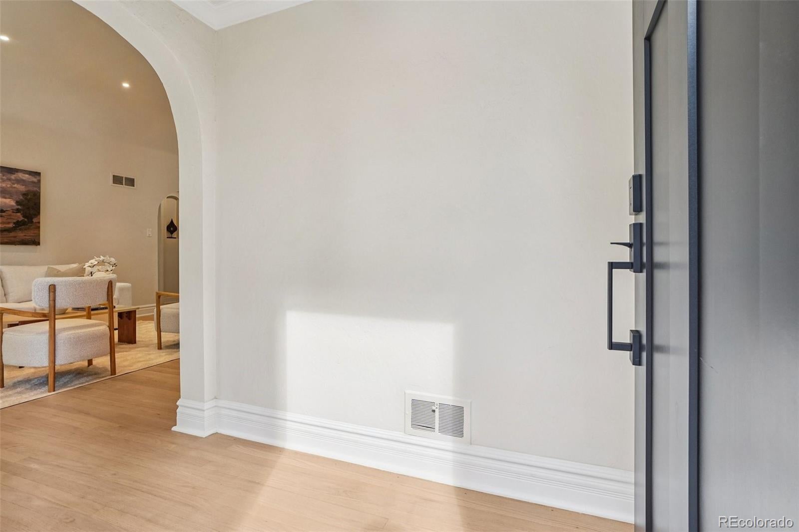 2856 N Glencoe St, Denver, CO 80207 photo
