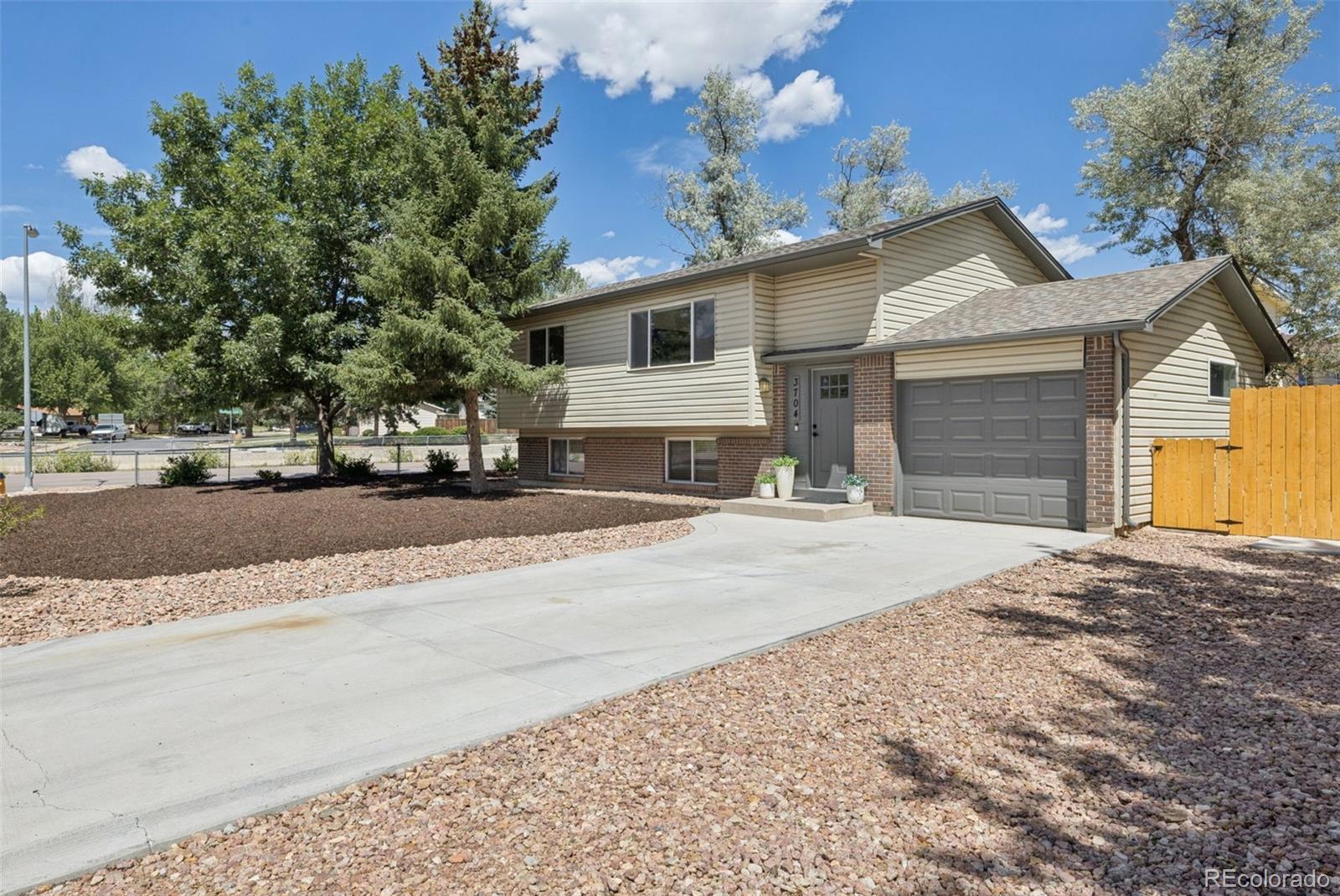3704 Surrey Ln, Colorado Springs, CO 80918 photo