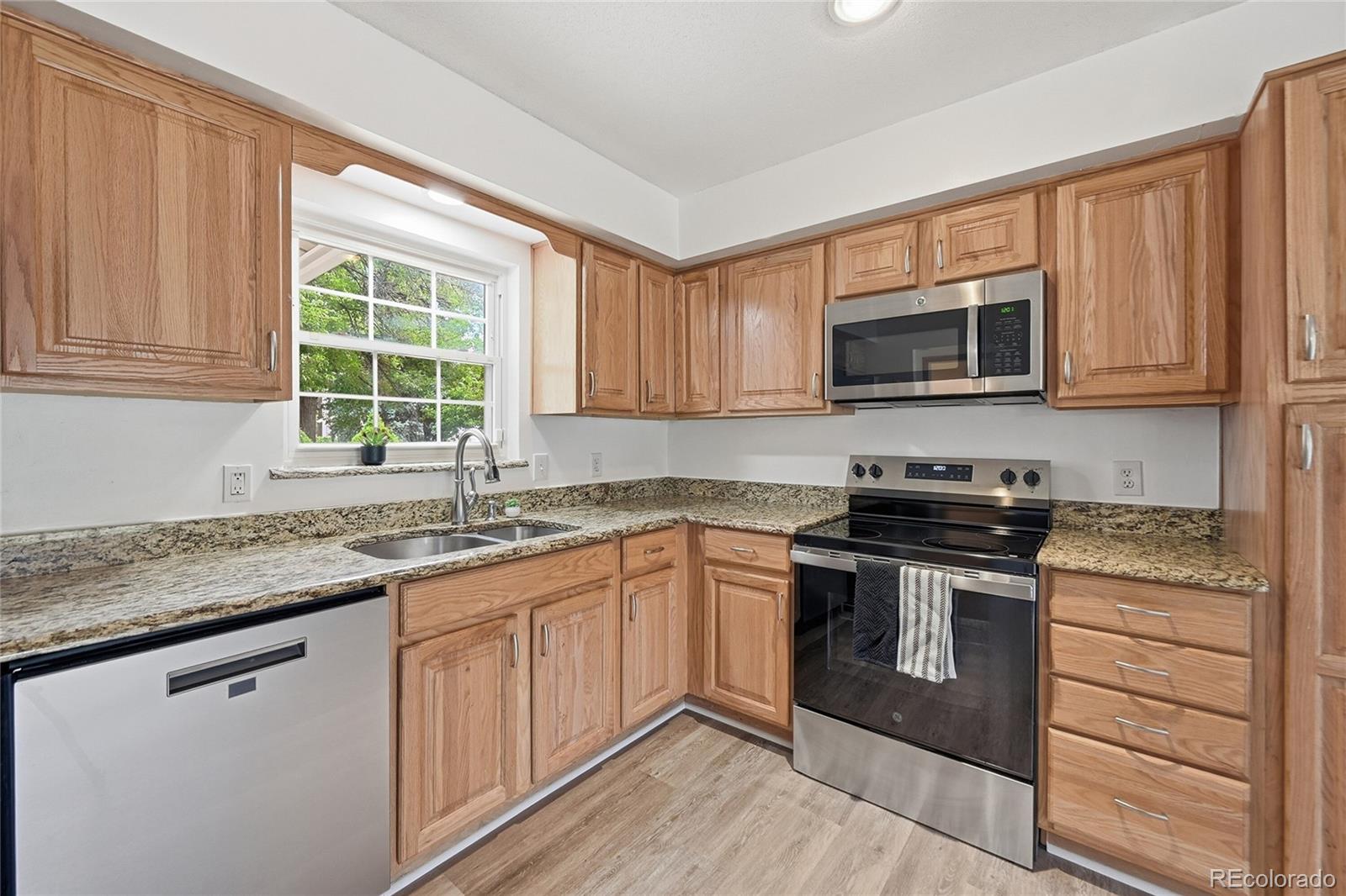 2770 S Heather Gardens Way, Aurora, CO 80014 photo